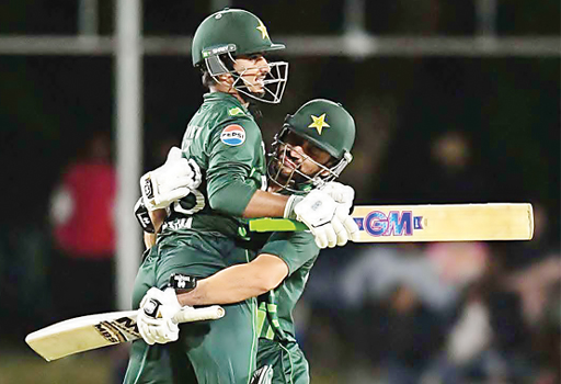 1st ODI, Pakistan defeat South Africa by 3 wickets