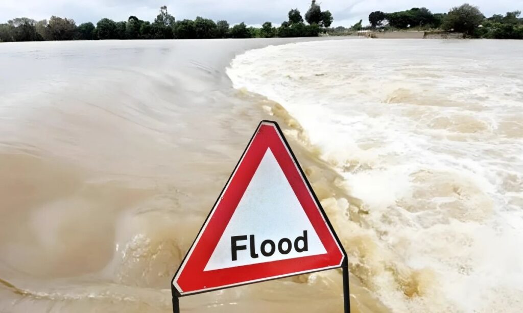 Flood alerts in Punjab and Sindh